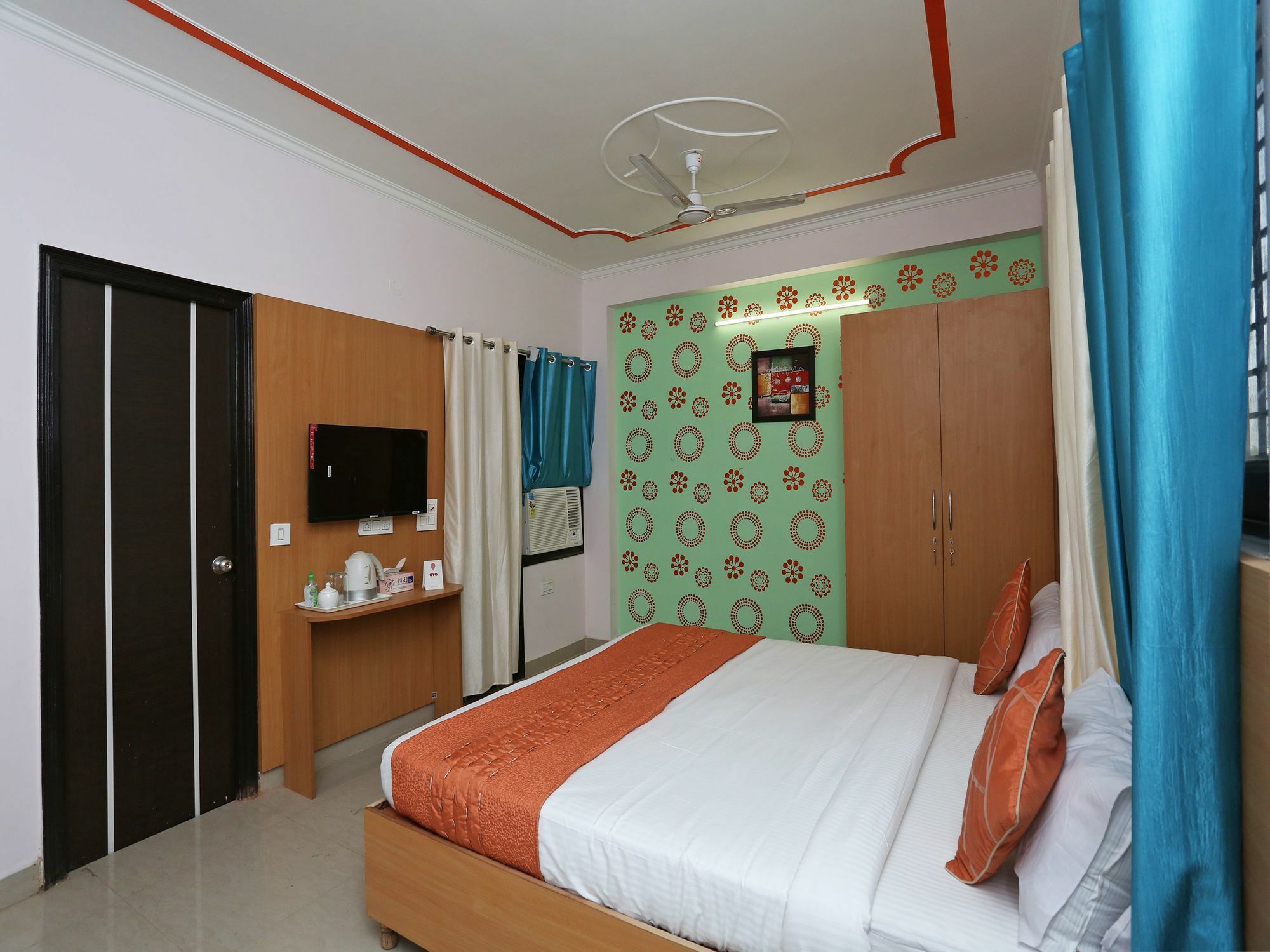 Oyo 14098 R R Homes Gurgaon Exteriör bild