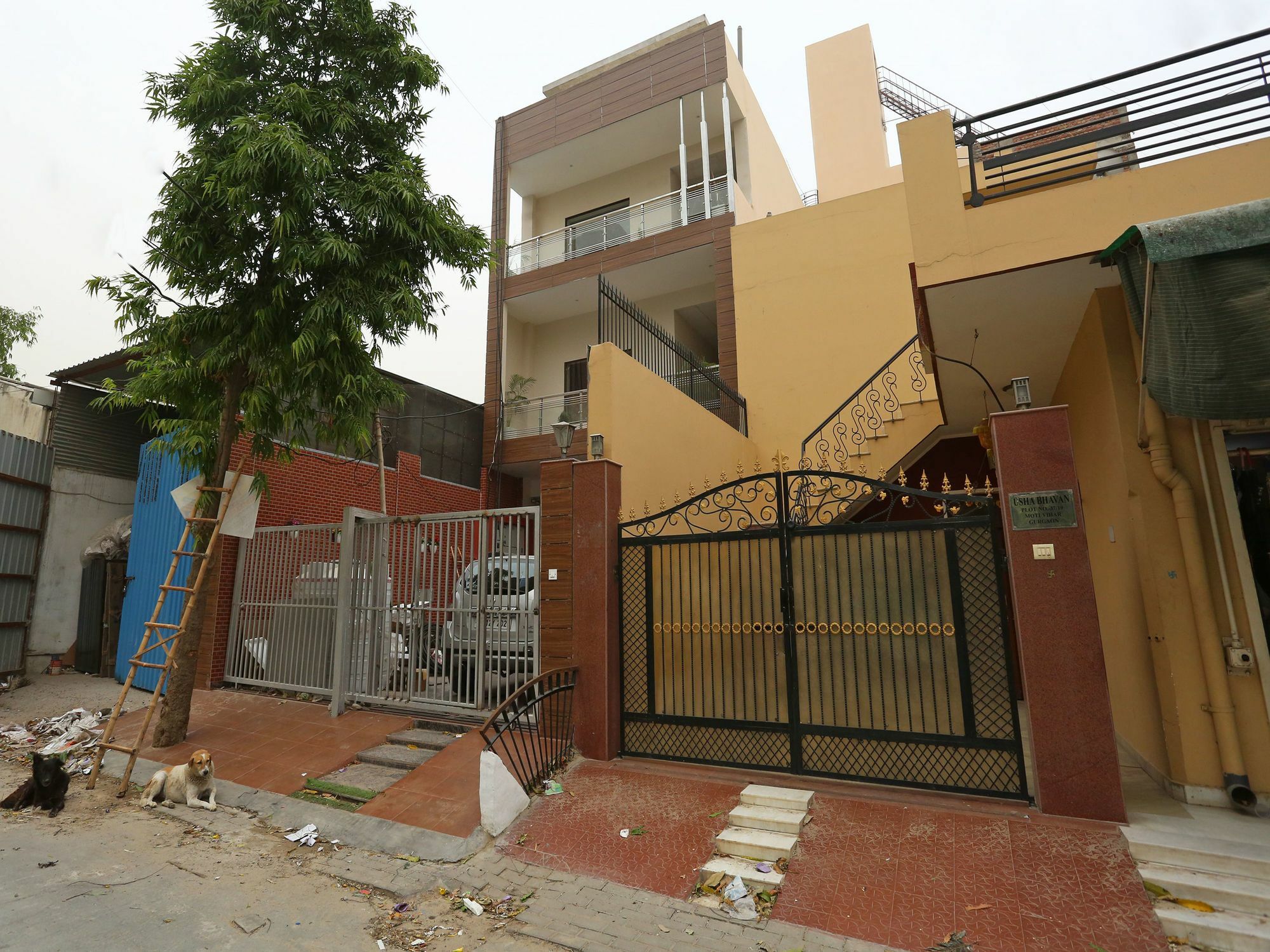 Oyo 14098 R R Homes Gurgaon Exteriör bild